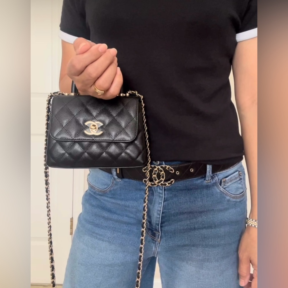 ❌ SOLD ❌ CHANEL Coco Handle Clutch on Chain Black Caviar - Picture 5 of 7